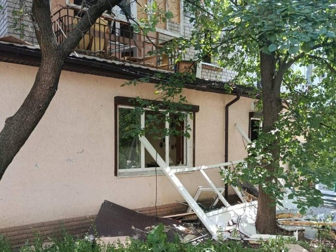 Російські обстріли Харківщини: поранені дві жінки, поліція фіксує нові злочини